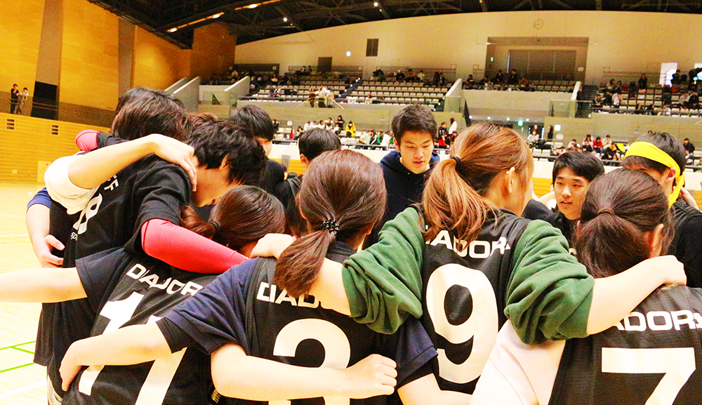 スポーツビジネス学科の学生が企画運営するスポーツ大会の光景