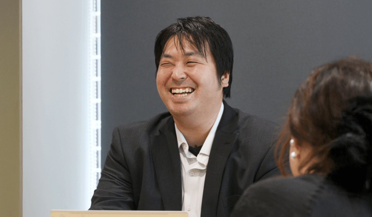 「事務や営業といった職種で長く働ける力」を育てられると感じ、ビジアカに決めました。