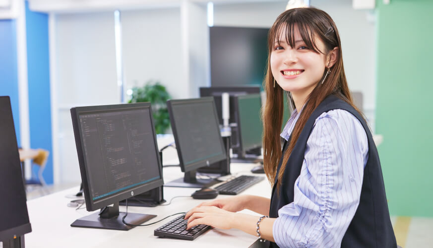 AI・ITビジネス学科メイン画像