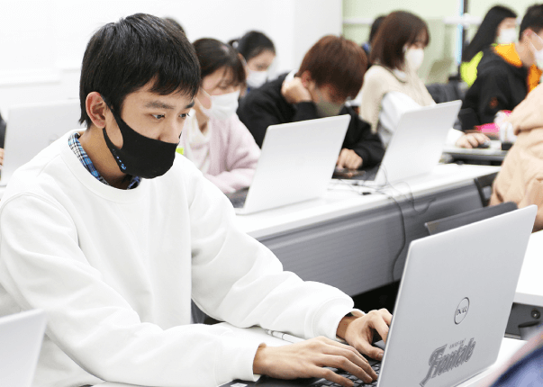 ビジネス総合校だから学べる「ビジネススキル」の強み