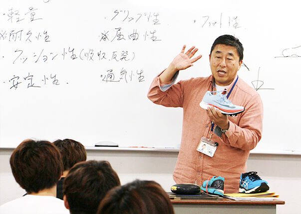 現役プロの講師陣が憧れのスポーツ業界へ導く!