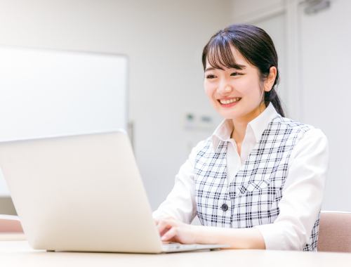 事務職が人気の理由と、そこで輝くために必要なこと