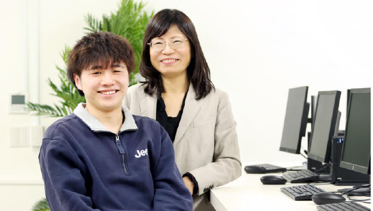 クラス担任×就職活動専門教員×講師の連携